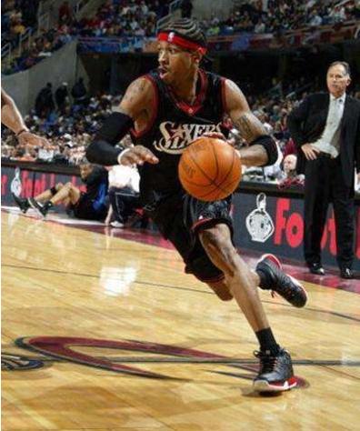 意大利11月名单：多纳鲁马领衔，里奇、斯卡马卡、早安哥回归（意大利11月大名单出炉：多纳鲁马压阵，里奇、斯卡马卡、早安哥重返国家队）