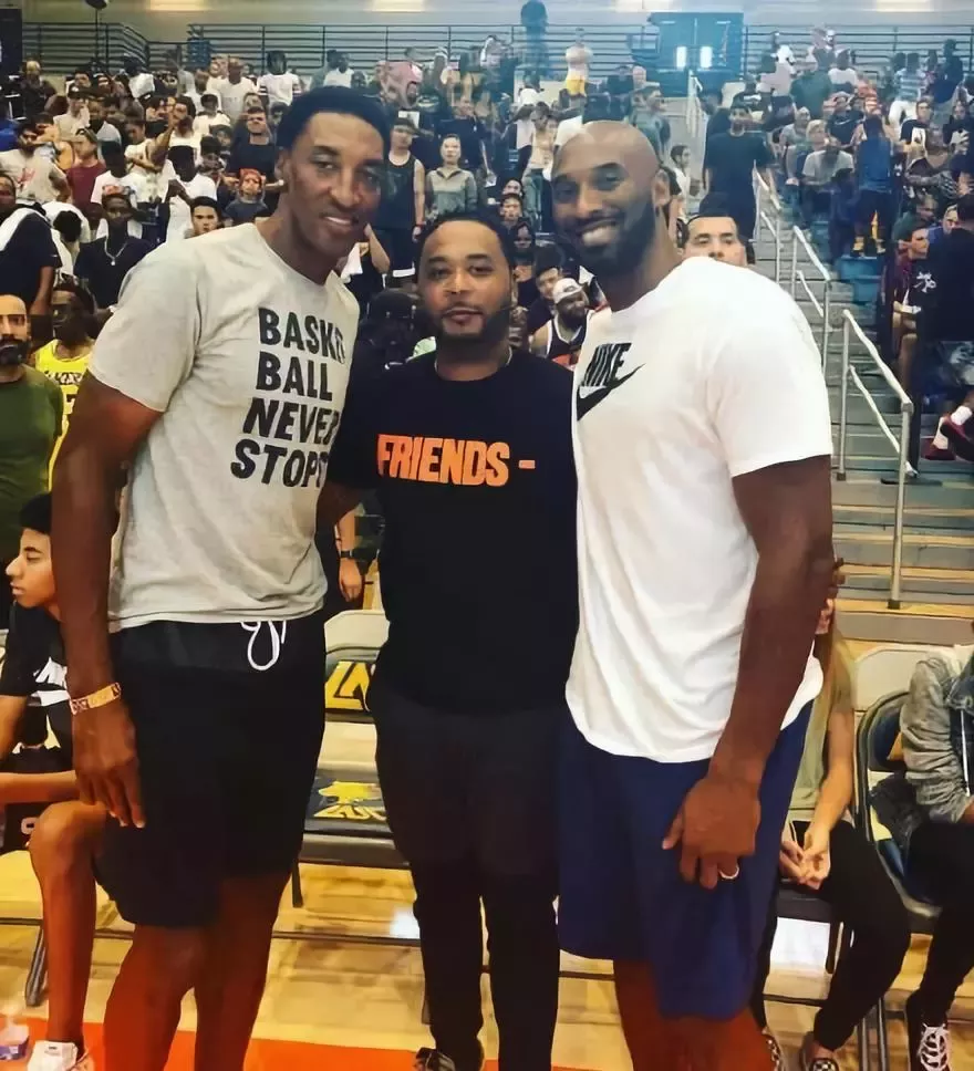 时隔27年重返世界杯正赛，苏格兰多地机场打出广告牌标语庆祝（苏格兰时隔27年再入世界杯正赛，多地机场打出广告牌标语庆祝）