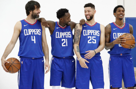 杜兰特：我完全可以一直出手，但主动传球会让队友建立信心（杜兰特：我能一直投，但主动分享球更能提升队友信心）