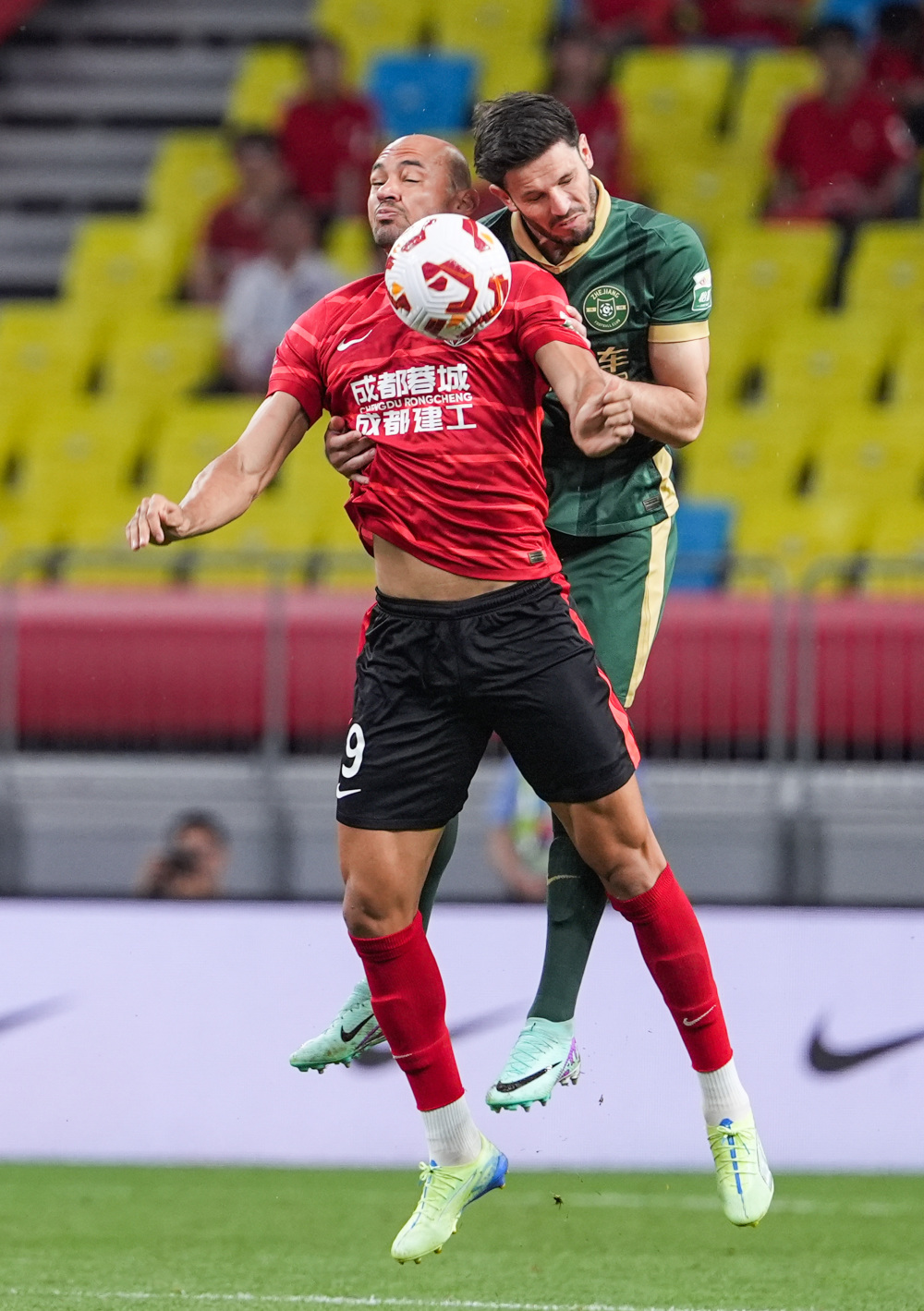 球队攻防数据创新高，赛季最佳表现（球队攻防双线飙升，赛季最佳状态）