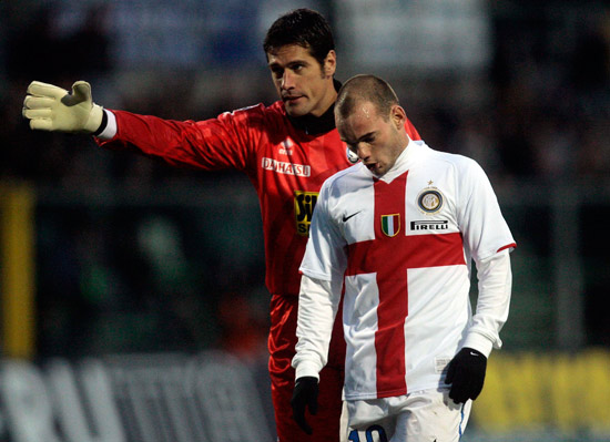 神之一脚！德甲保级队惊现蝎子摆尾式神仙球，现场视角，太丝滑了（逆天一脚！德甲保级队上演蝎子摆尾神球，现场视角行云流水）