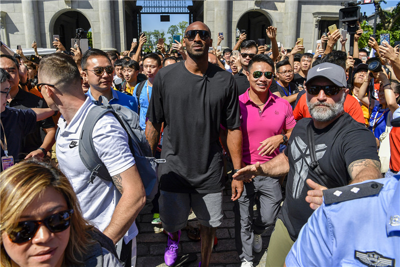 博尔哈：哈兰德是目前足坛最佳中锋；历史最佳中锋是德罗巴（博尔哈：当今最强中锋是哈兰德，历史最佳当属德罗巴）