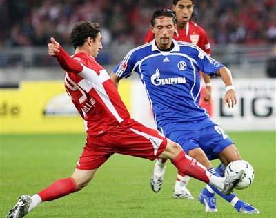 暗潮汹涌？拉拉维亚：湖人队现在出现了脱节，但说不清原因（隐忧加剧？拉拉维亚称湖人陷入脱节，成因成谜）