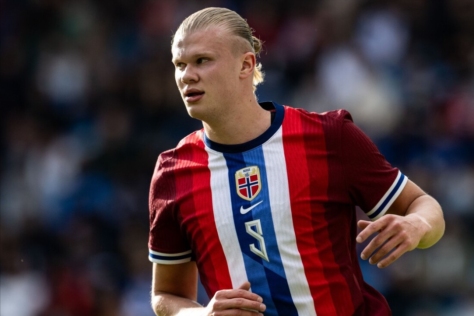 迈阿密国际vs温哥华白浪：梅西PK穆勒；苏亚雷斯替补（国际迈阿密战温哥华白浪：梅西对决穆勒，苏亚雷斯替补待命）