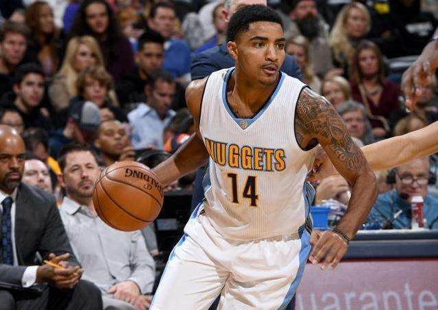 我留下！队报：海斯昨日向尼斯全队宣布将继续执教球队（海斯留任！队报称其昨已通知尼斯全队将继续执教）