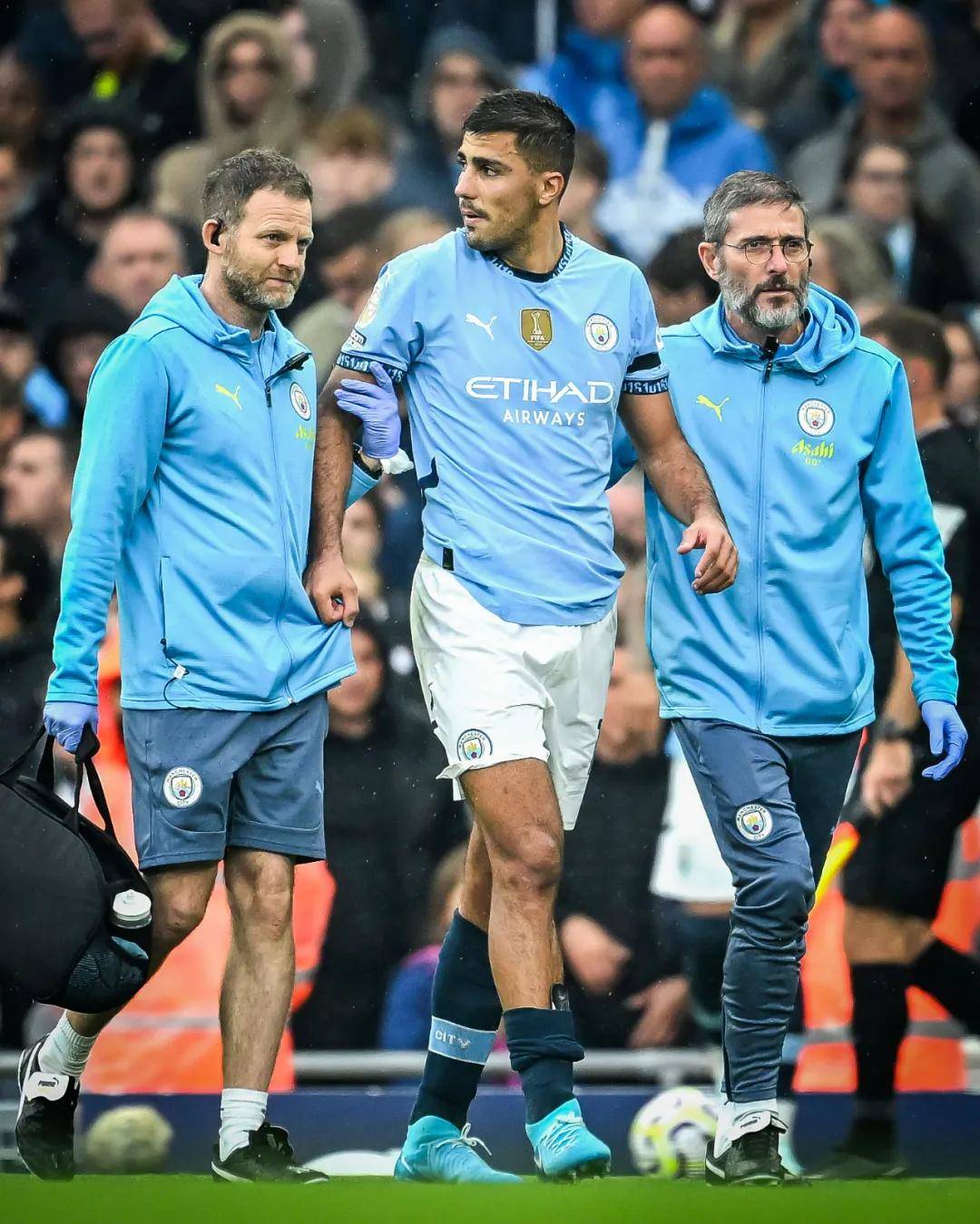 彼得森因腿部不适缺席比赛 2026年状元秀之争再起波澜（彼得森因腿伤缺阵，2026年状元争夺再添变数）