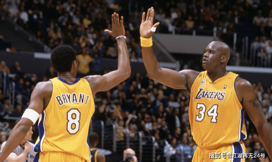 金州勇士在主场134-117击败犹他爵士，终结三连败，展现强大韧性与高效进攻。（勇士主场134-117力克爵士，止三连败，展现韧性与高效火力）