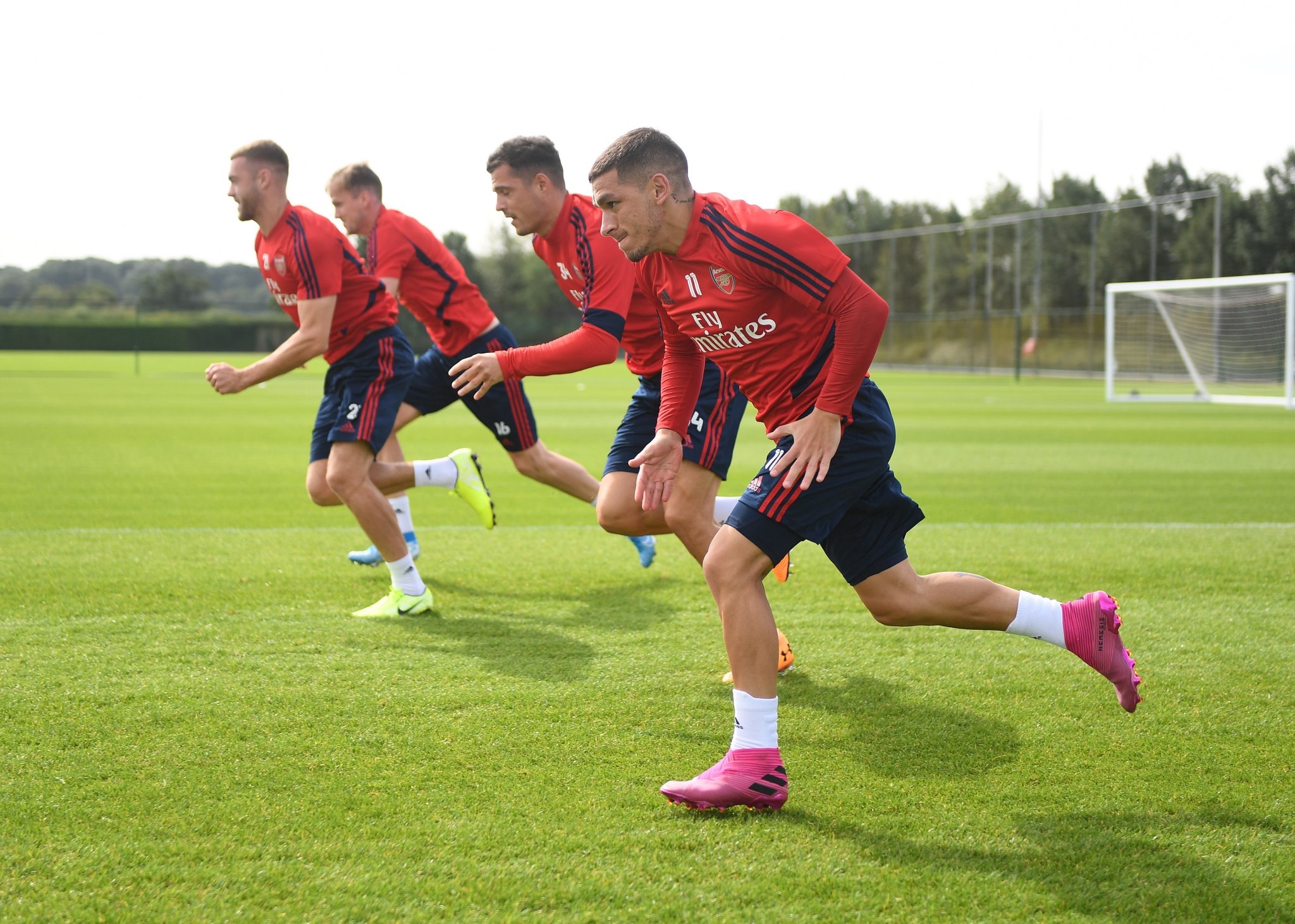 本轮欧冠最佳阵容：诺伊尔、福登、奥斯梅恩、梅里诺在列（欧冠本轮最佳阵容出炉：诺伊尔、福登、奥斯梅恩、梅里诺入围）