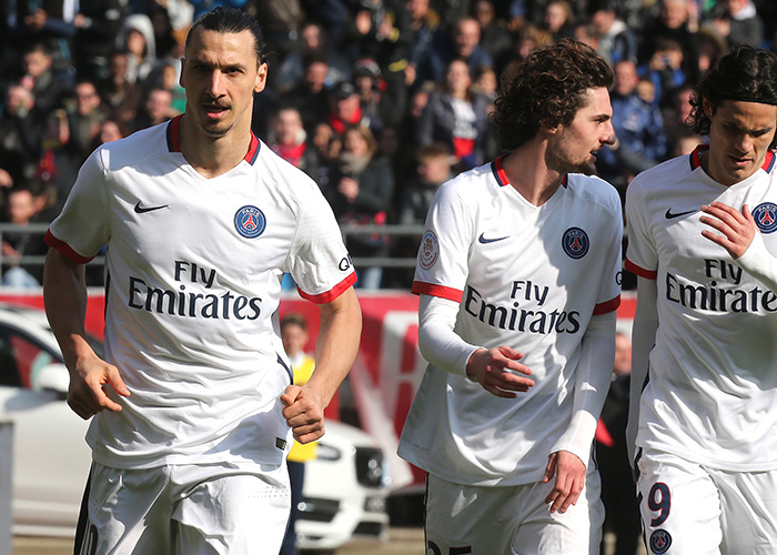 海纳：应该对球员薪水设置上限；阿方索将在12月初重返赛场（海纳主张设定球员工资帽，阿方索有望于12月初复出）