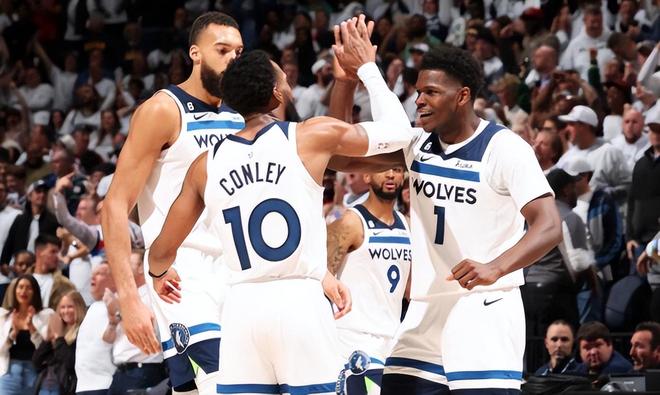 2025中国篮球名人堂名单杰出女运动员：周懿娴（周懿娴获评2025中国篮球名人堂杰出女运动员）