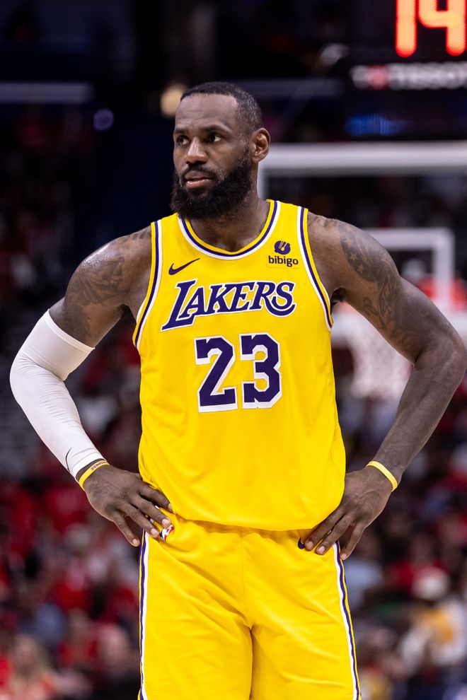 内姆布哈德：末节靠防守反击赢下比赛，很享受和威少对位（内姆布哈德：末节凭借防守反击取胜，直言与威少对位很享受）