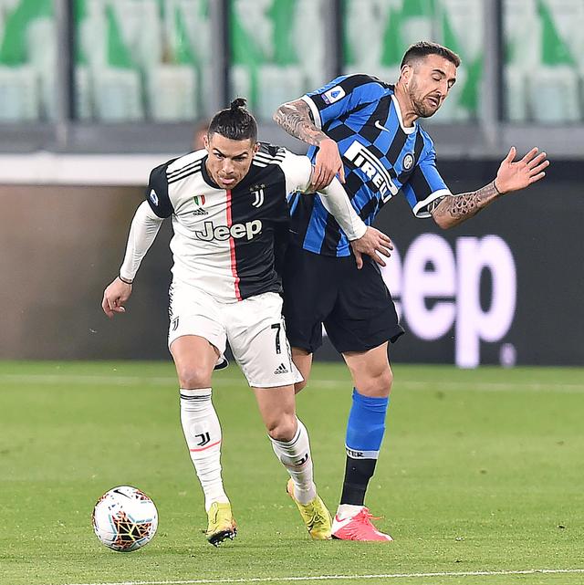 跟队：国米给比萨75万欧就能取消阿金桑米罗的买断权（跟队记者：国米只需向比萨支付75万欧即可取消阿金桑米罗的买断权）