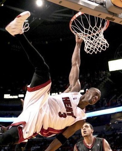 中超：上海海港3-2击败长春亚泰（中超：上海海港3-2险胜长春亚泰）