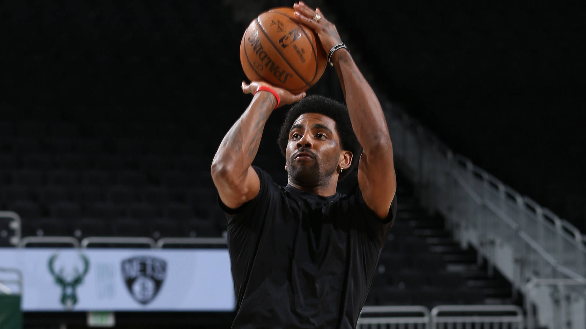 自由人聘请克里斯·德马科担任教练时，曾征求库里对他的评价（自由人在任命克里斯·德马科为教练前，曾向库里征求看法）