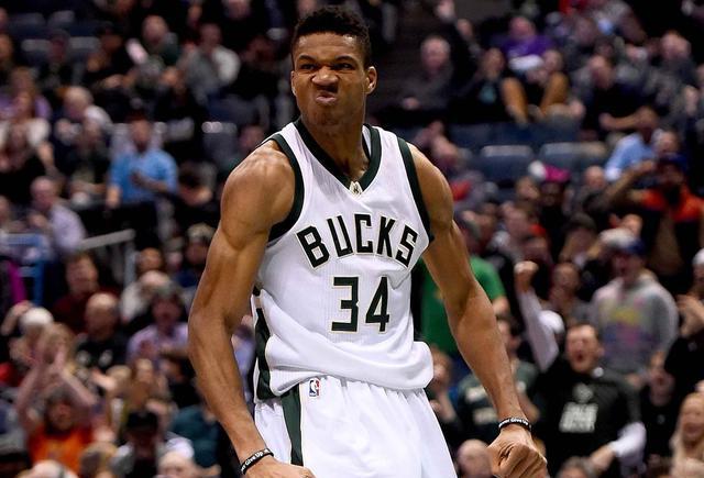 赵鹏：蒋4朱5是国内顶级中卫，但他俩搭配踢亚冠还是太吃力了（赵鹏：蒋4朱5皆属国内顶级中卫，但在亚冠搭档仍显吃力）