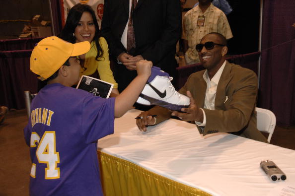 Here we go！罗马诺：前阿森纳后卫富安健洋加盟阿贾克斯（罗马诺确认：前阿森纳后卫富安健洋签约阿贾克斯）